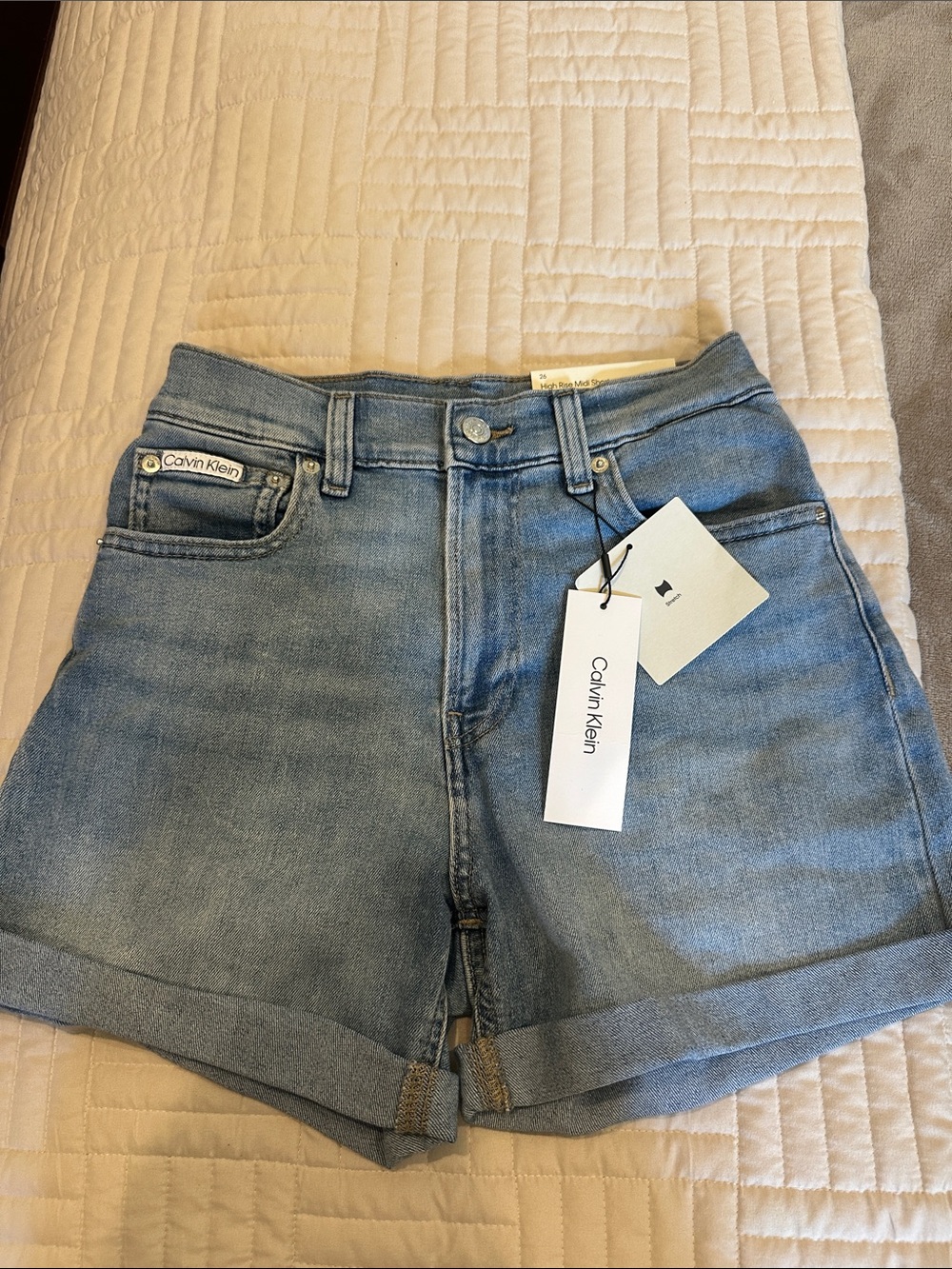Calvin Klein Light Wash Denim Cuffed Women's Shorts size 26